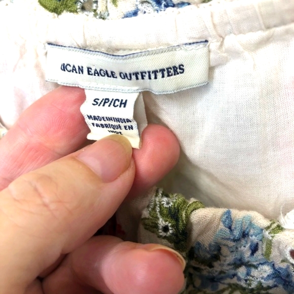 *3 FOR $20* AMERICAN EAGLE OUTFITTERS s size small cream floral halter crop top - Picture 3 of 11